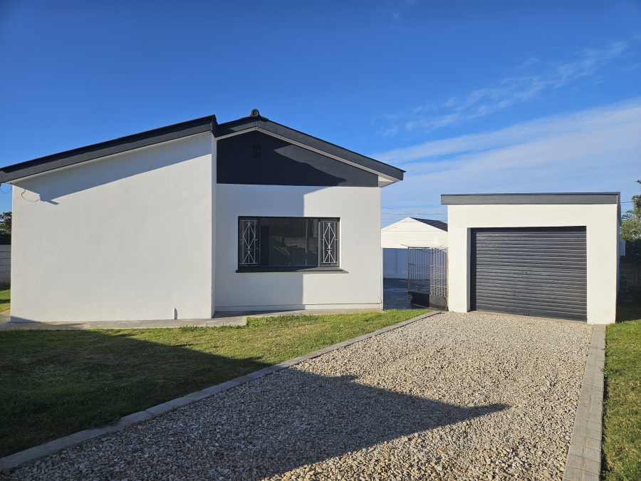 4 Bedroom Property for Sale in C Place Eastern Cape